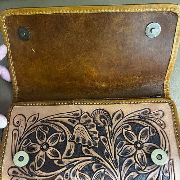 American Darling Tan and Brown Tooled Leather Wallet - Picture 4 of 4